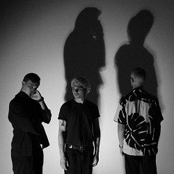 Теорія Розбитих Вікон - На розі