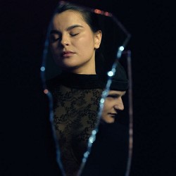 Taiia M, Мос - Ріж ніж